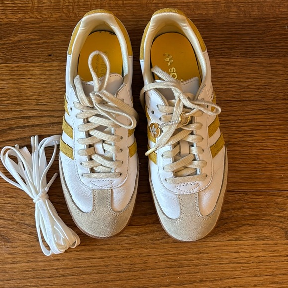 Adidas Samba OG "SPORTY & RICH - White Bold Gold" sneakers size US 6 - Picture 5 of 11